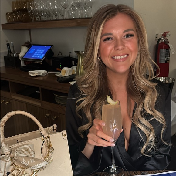 Meet your Posher, Jordan - Picture 5 of 8